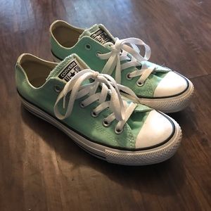 MINT GREEN CONVERSE WMNS SIZE 7
